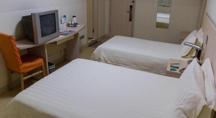 Jinjiang Caobao Road Subway Station Hotel