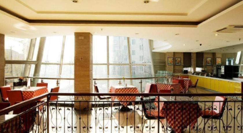 Hotel Jinjiang Caobao Road Subway Station