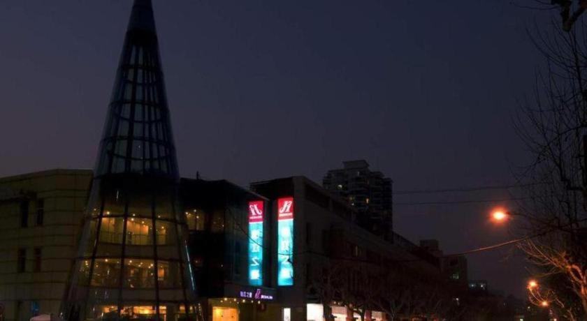 Jinjiang Caobao Road Subway Station